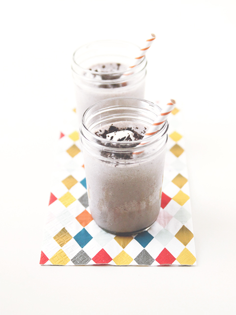 Cookies and Cream Milkshake | The Fauxmartha