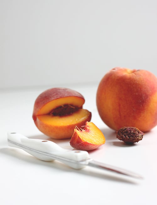 Simple Peach Crisp | The Fauxmartha