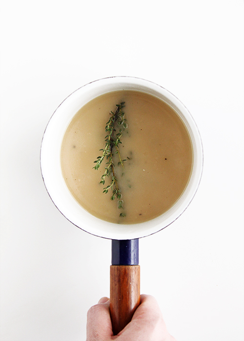 White Wine Gravy | @thefauxmartha