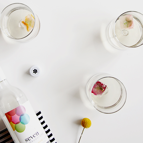 Floral Wine Cubes | @thefauxmartha