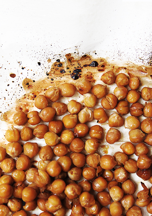 Honey Soy Roasted Chickpeas | @thefauxmartha