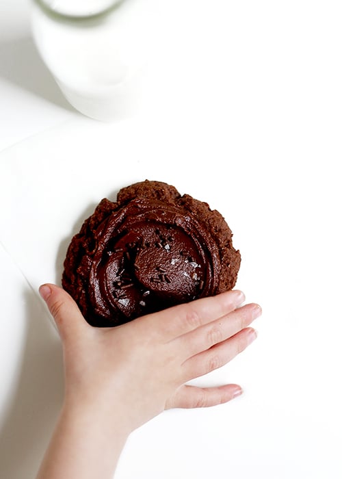 Bakery Style Chocolate Cookies | @thefauxmartha