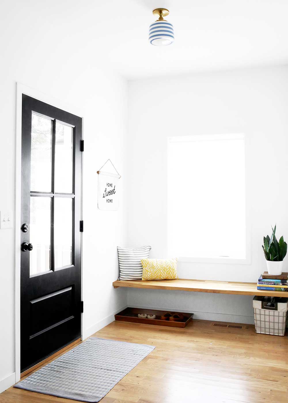 Cozy Minimal Entryway