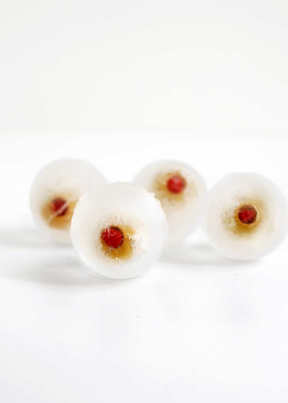 Edible Eyeball Ice cubes from The Faux Martha