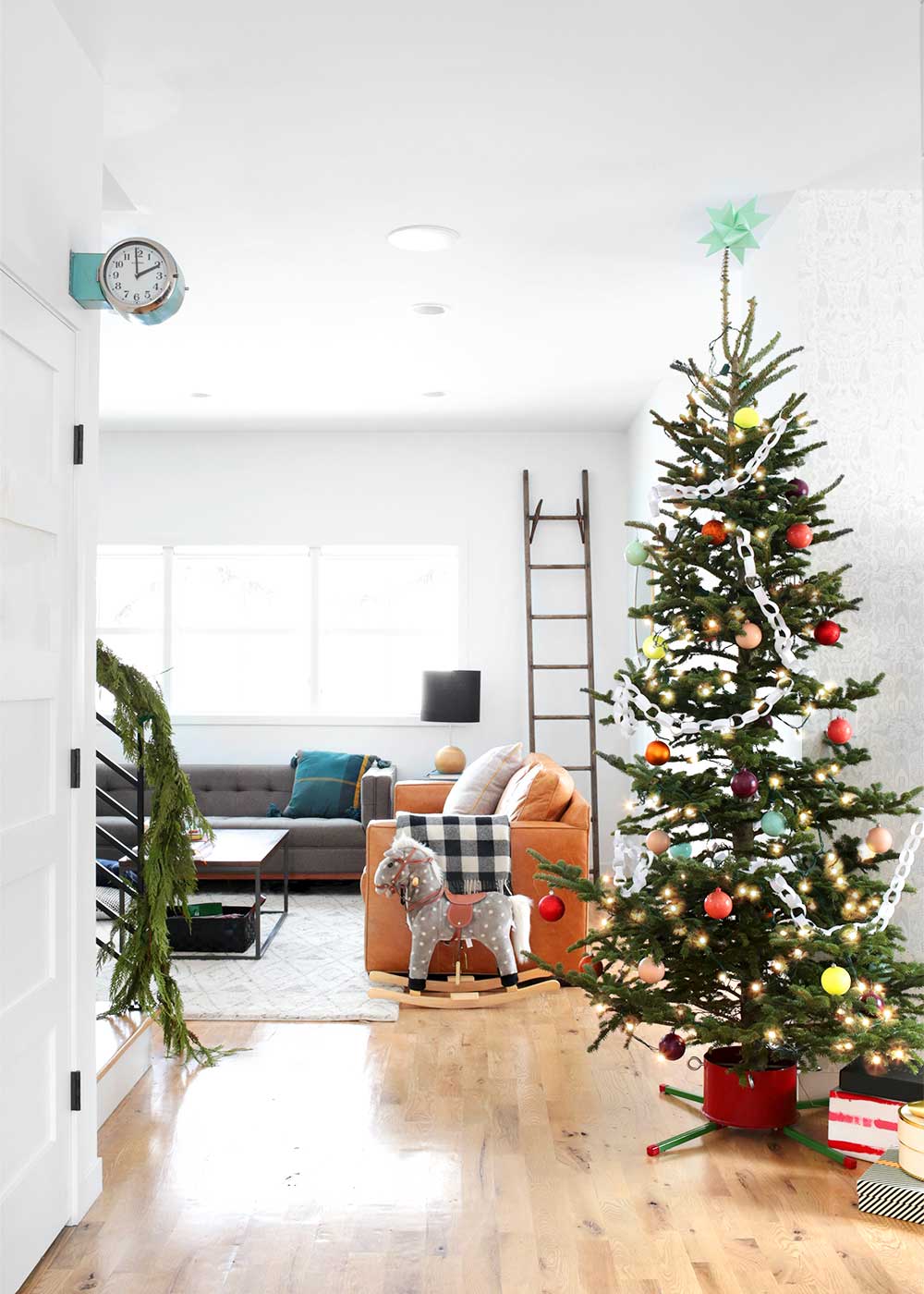 How to Trim and Decorate a Christmas Tree, According to the Martha