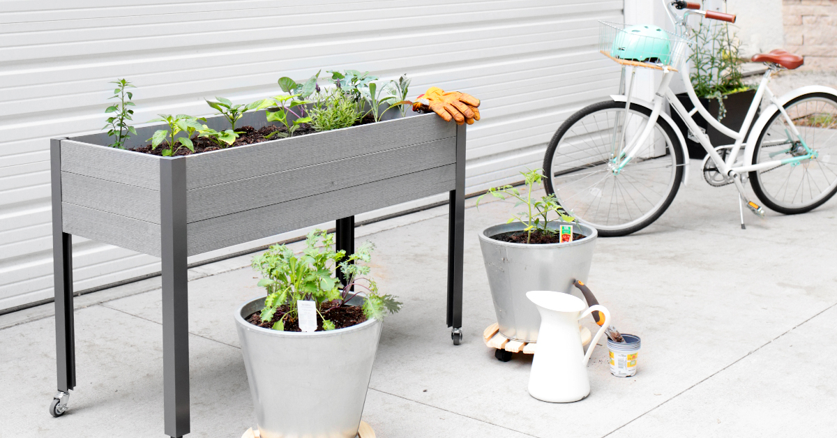 Small Space Vegetable Garden - The Faux Martha